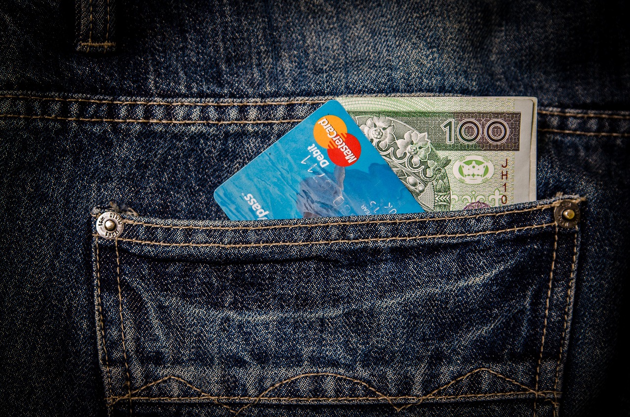 Mode für kleine Budgets zusammenstellen