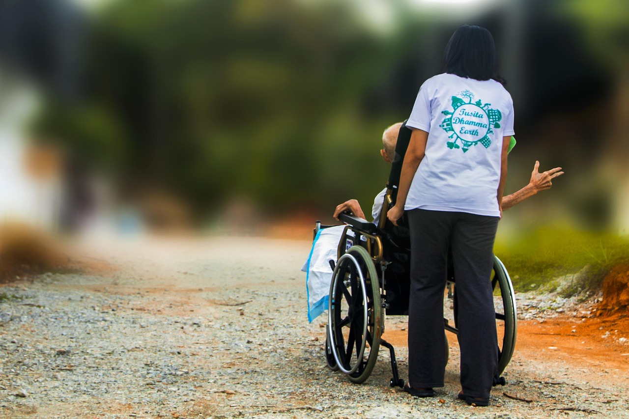 entdecken sie hilfreiche tipps, ressourcen und unterstützung rund um das thema pflege und betreuung. alles wichtige für pflegende angehörige und professionelle caregiver auf einen blick.