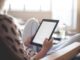 entdecken sie den perfekten e-book-reader f&uuml;r ein komfortables und augenschonendes leseerlebnis. jetzt alle modelle vergleichen und ihren favoriten finden!